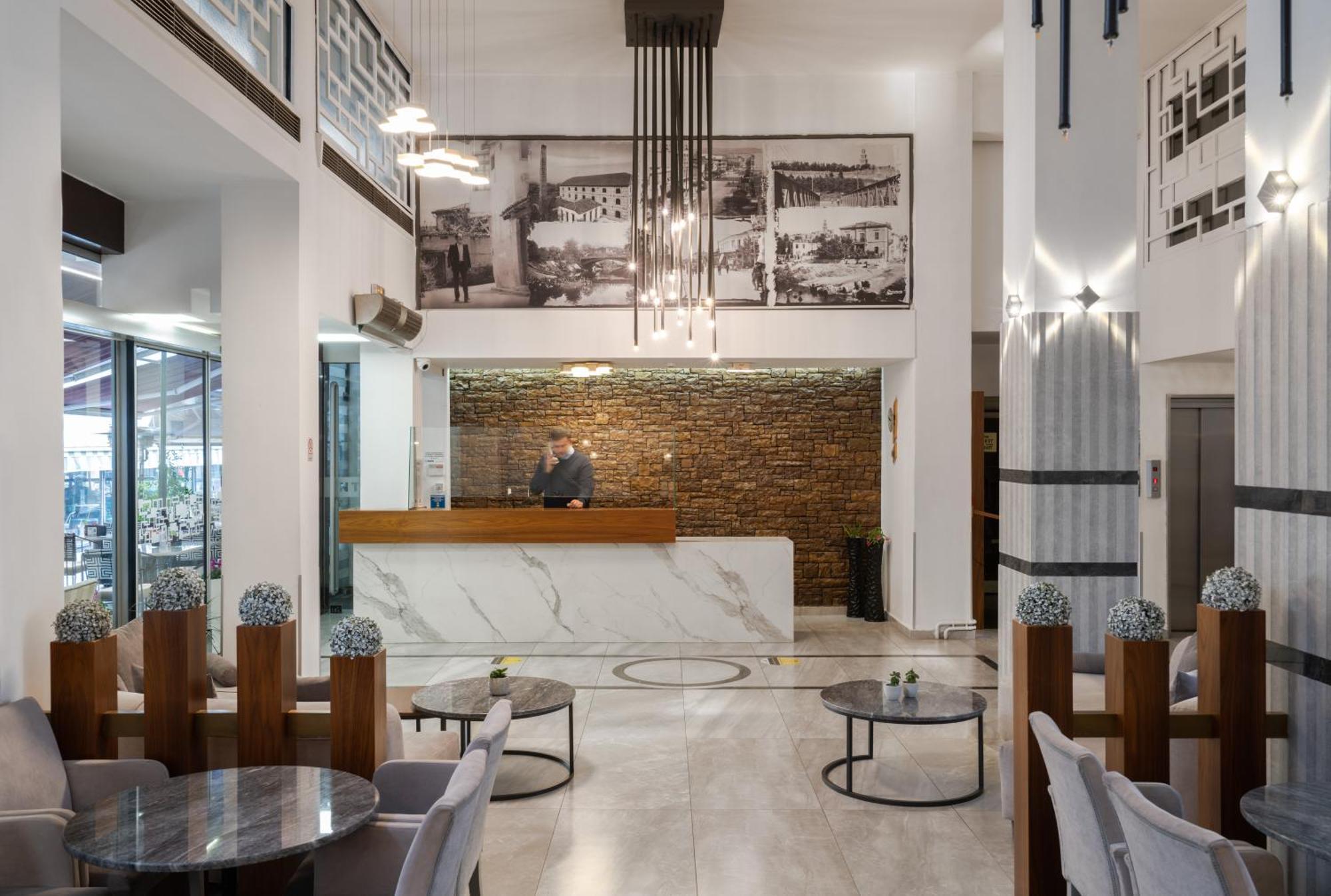 Hotel Ntinas Trikala  Exterior photo